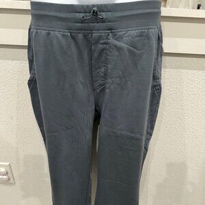 FWD Men's All Year Jogger Size Small